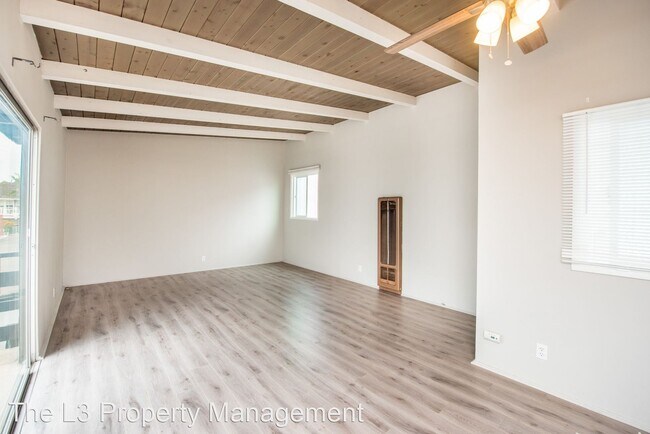 Building Photo - 2 br, 1 bath House - 432 1/2  BEGONIA AVENUE