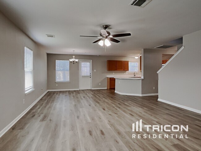 Foto del edificio - 7711 Cypress Edge Dr