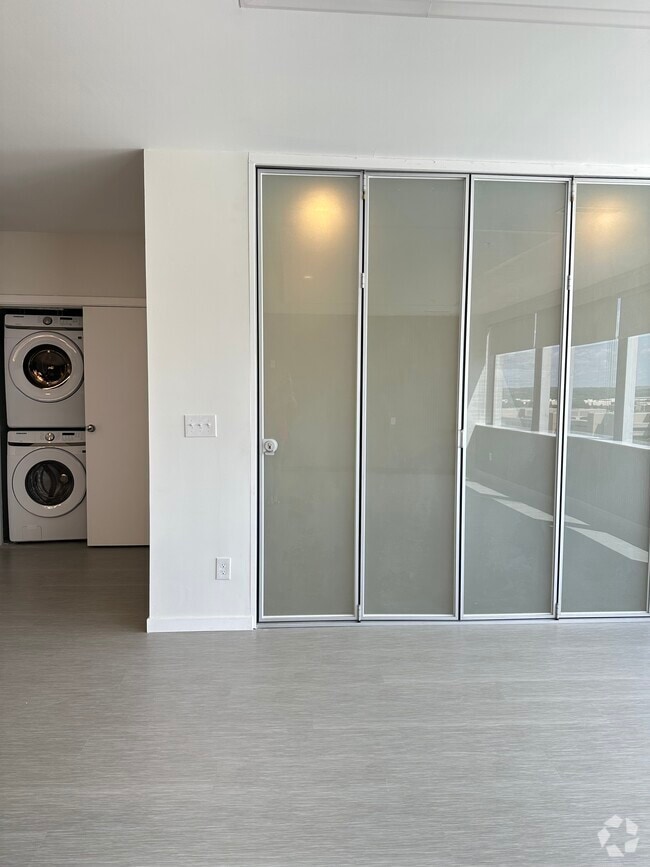 In Unit Washer/ Dryer - The Deneau