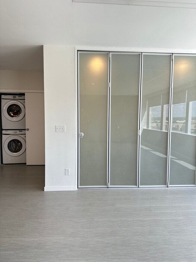 In Unit Washer/ Dryer - The Deneau