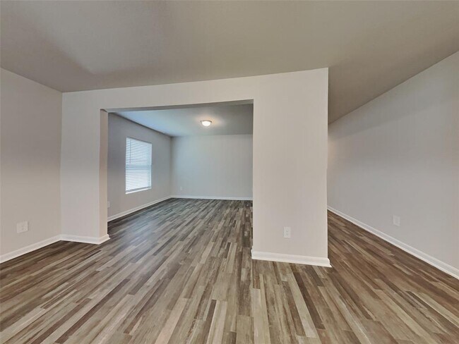 Building Photo - 15685 Briar Forest Dr