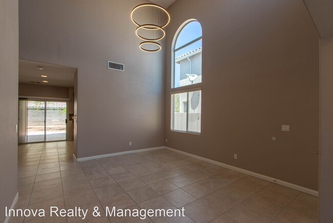 Building Photo - 5 br, 3 bath House - 5525 Grey Pointe St