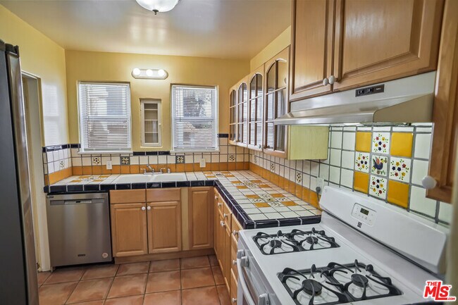 Foto del edificio - 6100 Glen Oak St