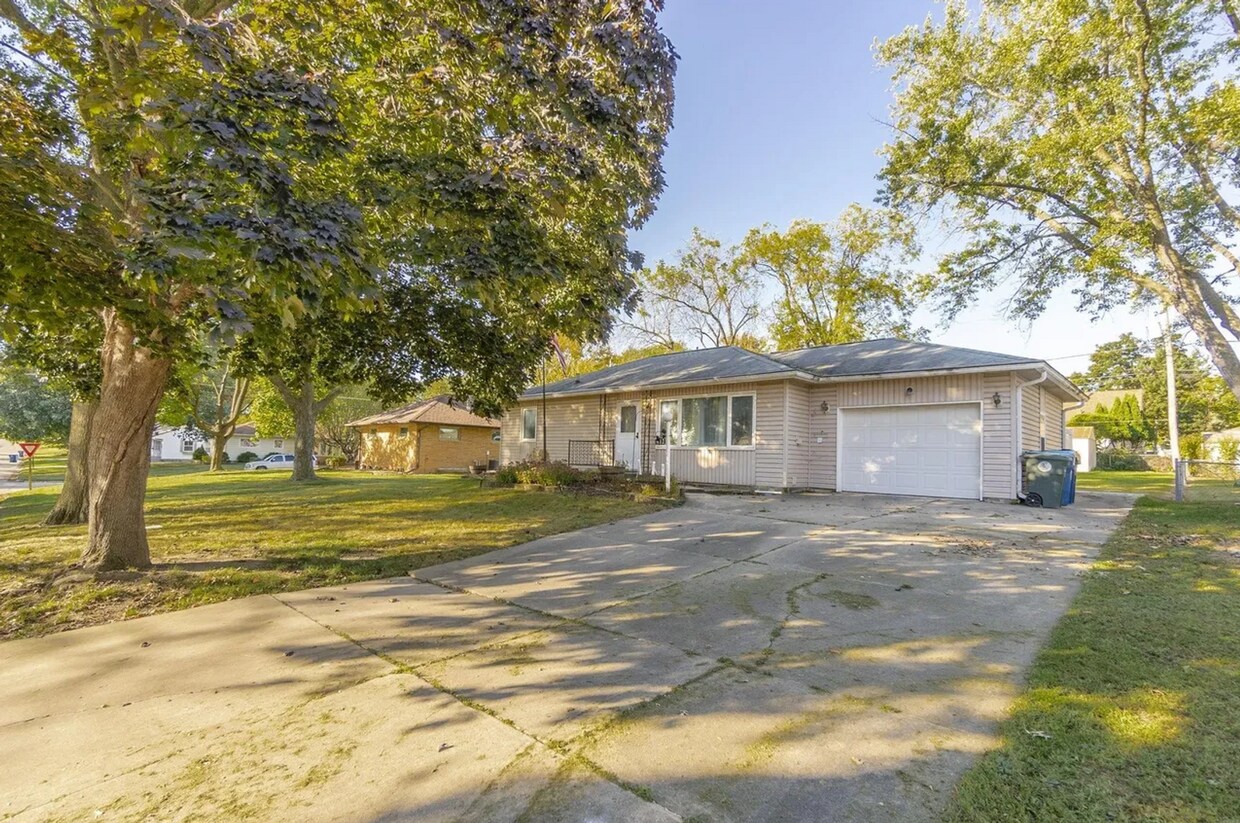 Primary Photo - Beautiful 3-Bed 1.5-Bath House in Waterloo