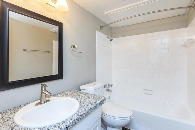 Foto del edificio - 1212 Hampshire Ln