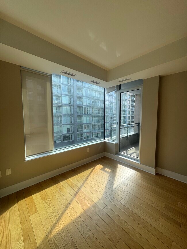 Photo du bâtiment - Modern 1 Bedroom Condo in Westboro (101 Richmond Road Unit 515)