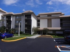 Building Photo - 721 N Pine Island Rd