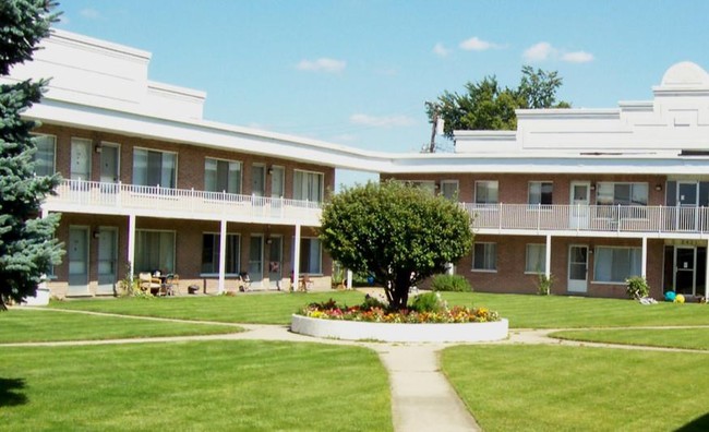 Primary Photo - Arrowhead Mall Apartments