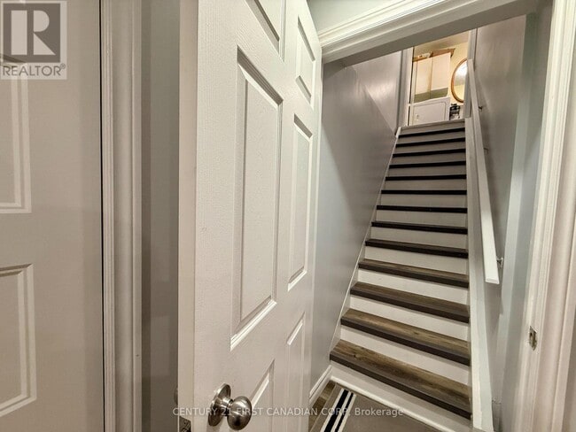 Photo du bâtiment - 1744 Louise Blvd