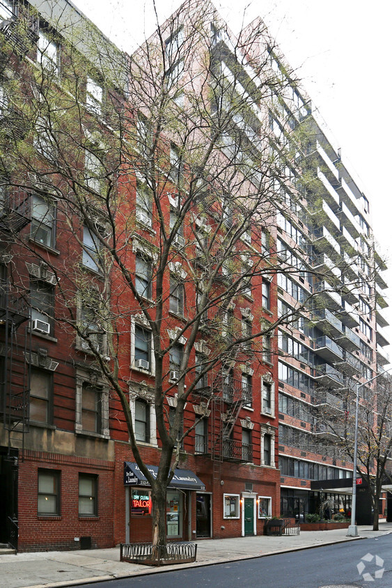 Primary Photo - Carriage House