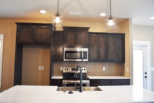 Photo - Upscale 4 Bedroom 3.5 Bathroom In The Heart of Fayetteville!! House