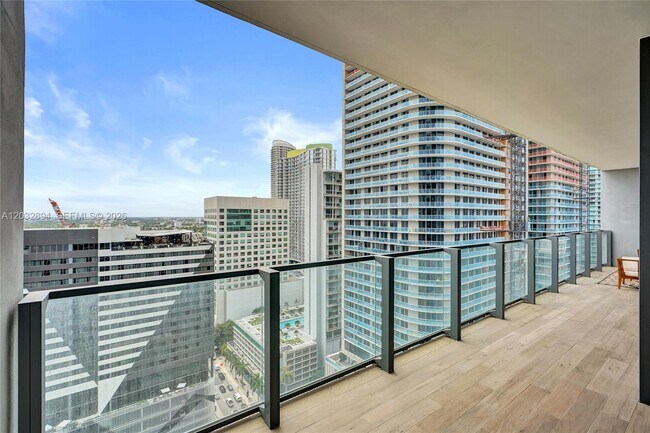 Foto del edificio - 88 SW 7th St