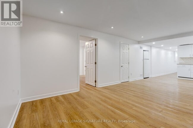 Photo du bâtiment - 183 Britannia Ave