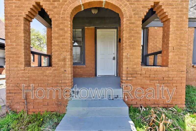 Photo - 2122 N Glen Ellyn Street