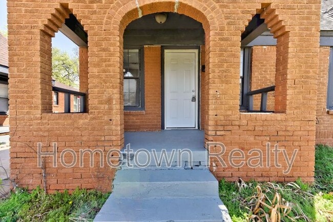 Photo - 2122 N Glen Ellyn Street Apartment
