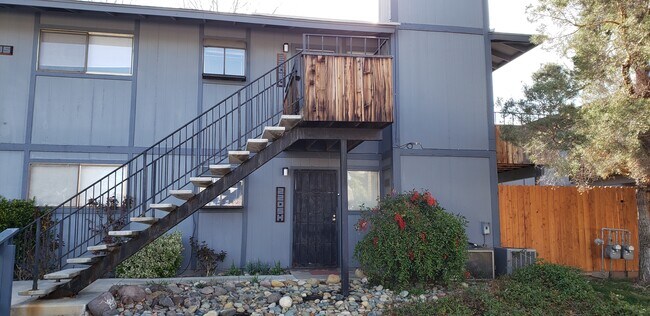 Building Photo - 2205 Kietzke Ln
