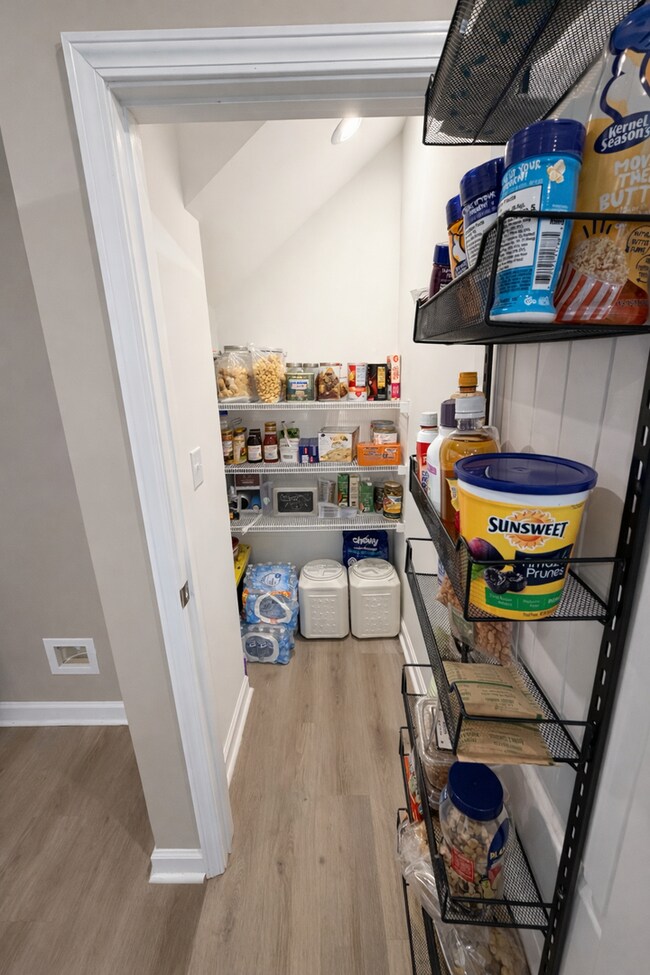 Foto del edificio - 4 Bed/ 2 and a Half Bathrooms