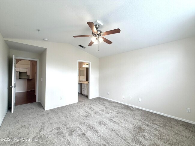 Foto del edificio - 13810 Sutton Park Dr N