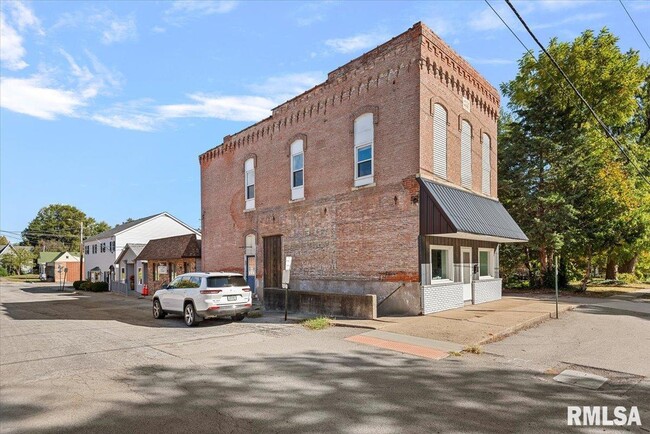 Building Photo - 201 E Main St