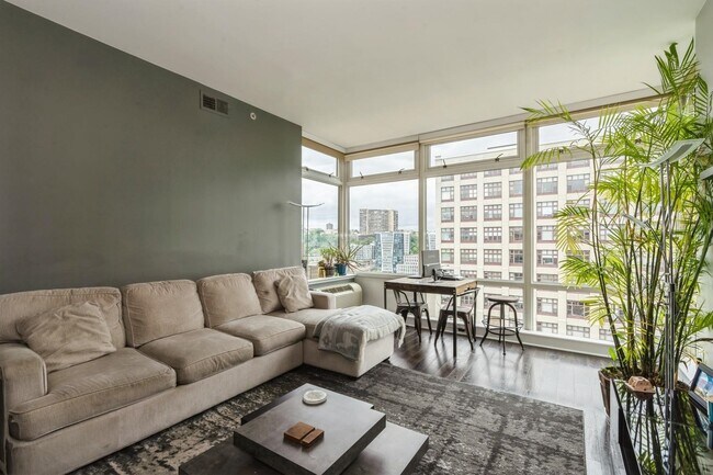 Foto del edificio - 1450 Washington St