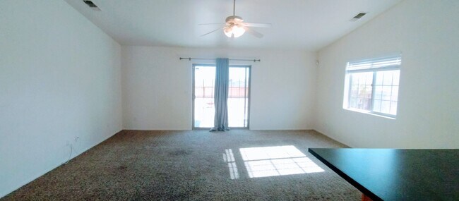 Foto del edificio - Very nice Three bedroom Two bath in Twentynine Palms