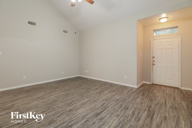 Foto del edificio - 6706 Windy River Lane