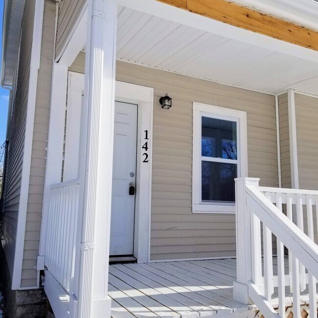 Foto del edificio - 142-144 West Park Avenue