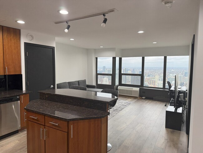 Foto del edificio - 30 E Huron St