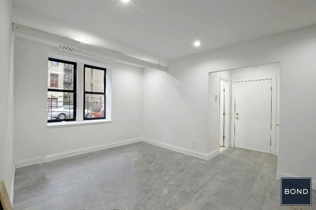 Primary Photo - 32 Arden St