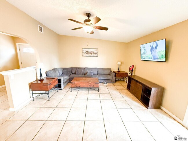 Building Photo - 1465 E Laguna Pl