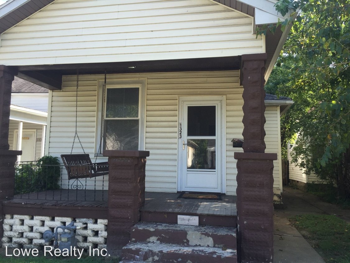 Primary Photo - 1323 E Walnut St