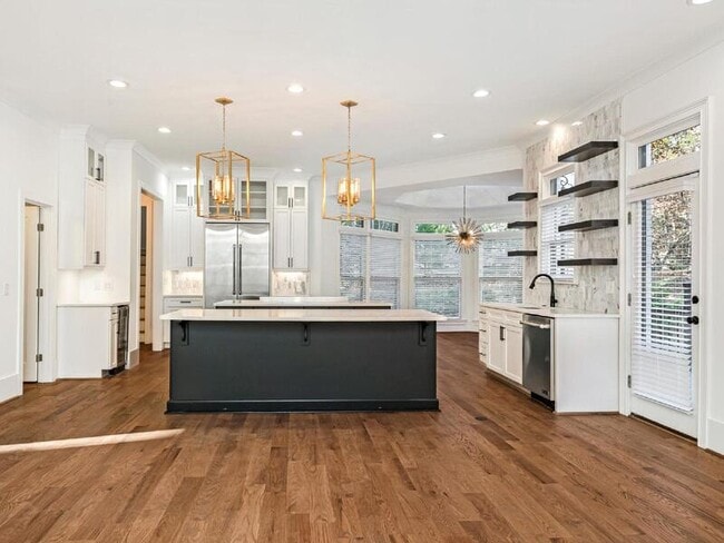 Building Photo - 5516 Hardison Rd