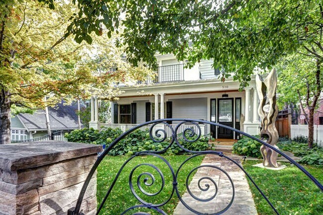 Foto del edificio - Beautiful Luxury Home Available in Boulder