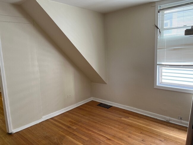 Photo - 2209 N Keeler Ave Apartment