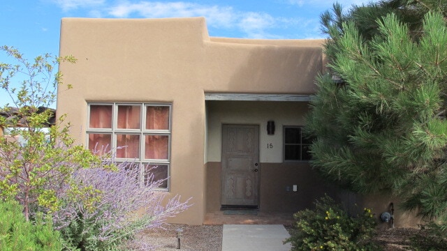 Building Photo - 1040 Cll Palomita