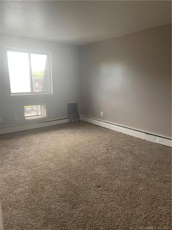 Foto del edificio - 1027 Old Colony Rd