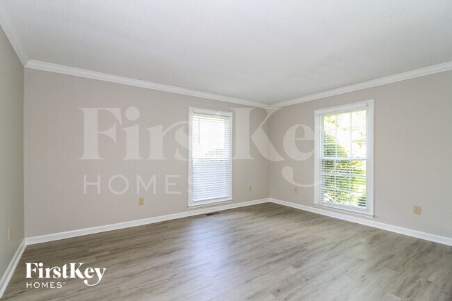 Building Photo - 2105 Mirus Ct