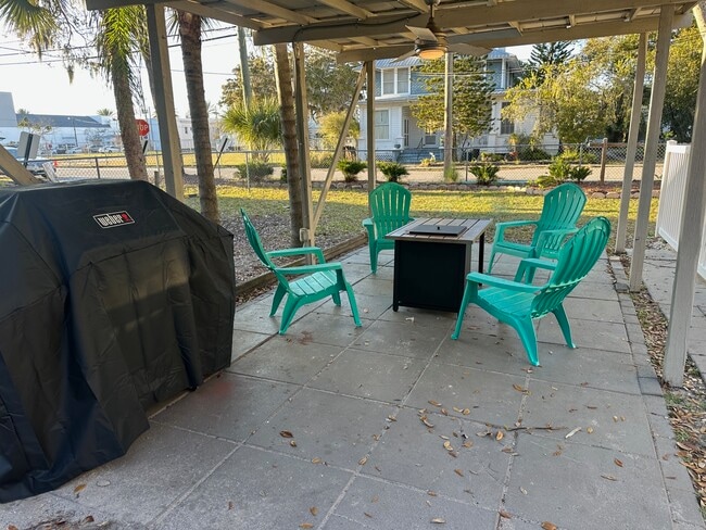 Foto del edificio - 200 Live Oak St