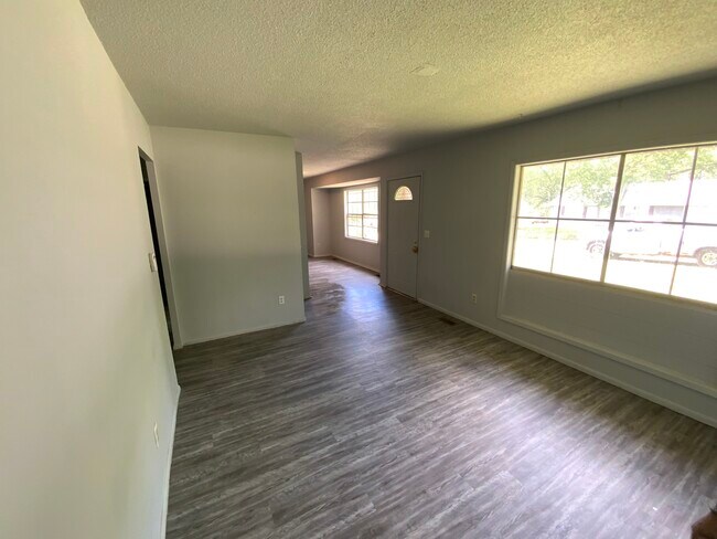 Foto del edificio - 908 Sunset Ridge