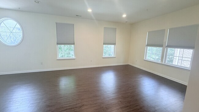 Building Photo - 1816 Rutgers Ln