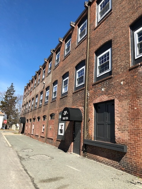Building Photo - 210 Dartmouth St