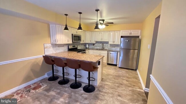 Foto del edificio - 598 Belmont Ave