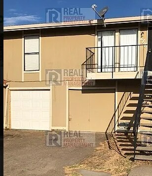 Foto del edificio - Manteca 2 Bedroom 1 Bathroom Duplex