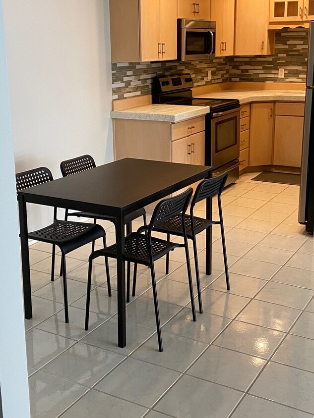 Kitchen-Dining - 2510 Torrey Pines Rd