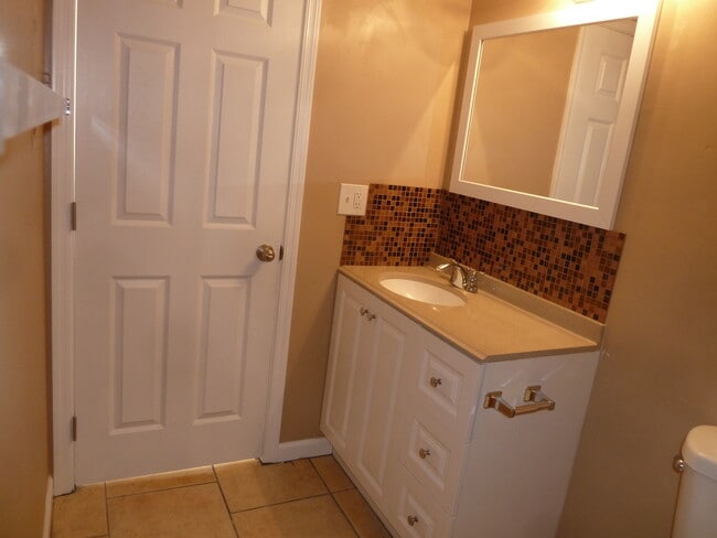 Foto del edificio - 13024 N 22nd St