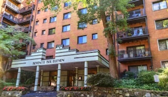 Fantastic 2BR/1BA with Parking & Secured Entry in Takoma Park - Fantastic 2BR/1BA with Parking & Secured Entry in Takoma Park House