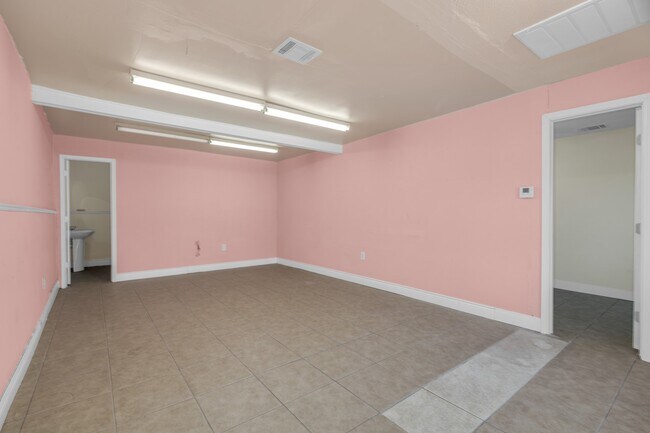 Building Photo - 10041 Fulton St