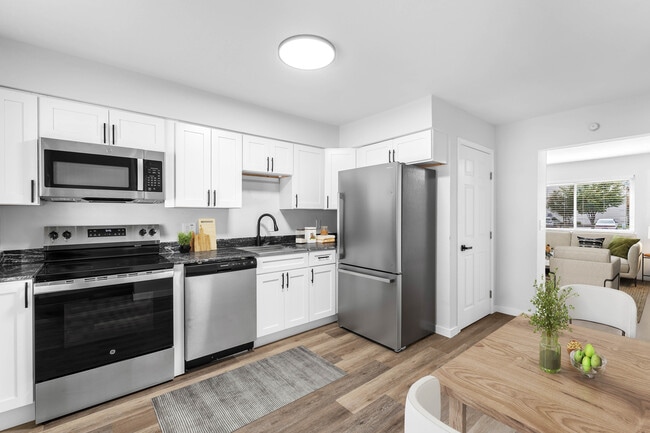2710Center Street A - 2710Center Street  A Apartment