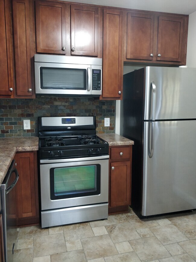 Foto del edificio - 2627 E Walnut St