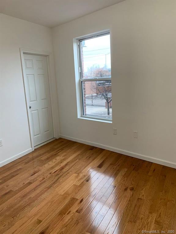 Foto principal - 1298 State St